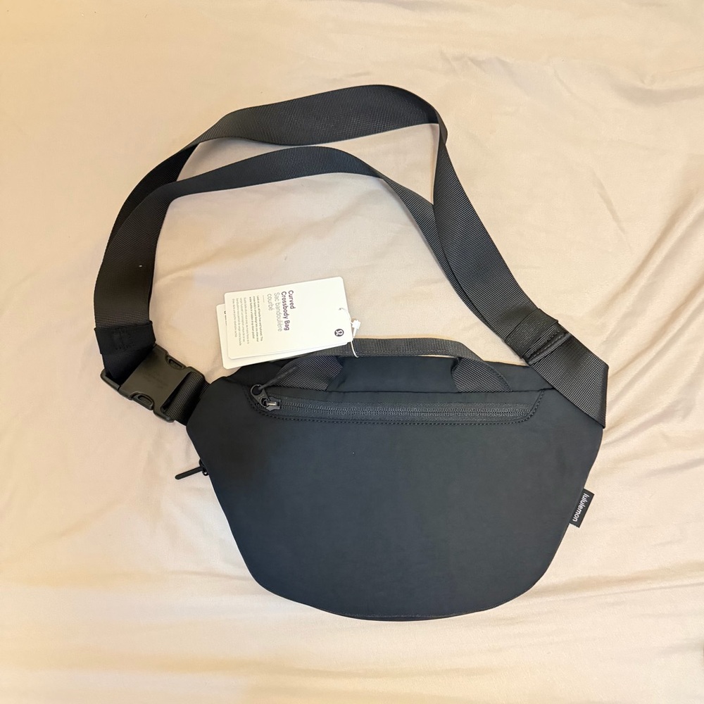 Lululemon Curved Cross Body Bag 3L - Picture 3 of 3